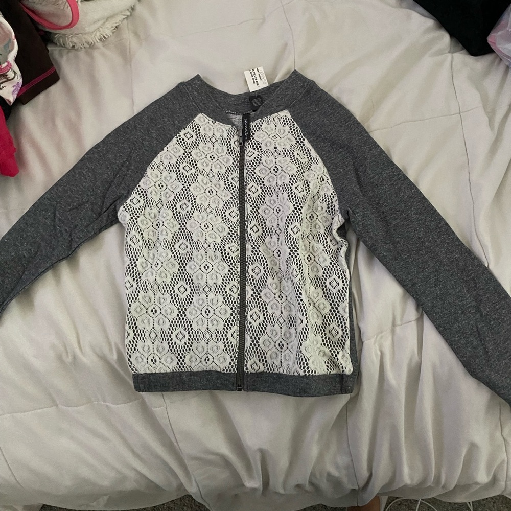 girls tillys zip up jacket